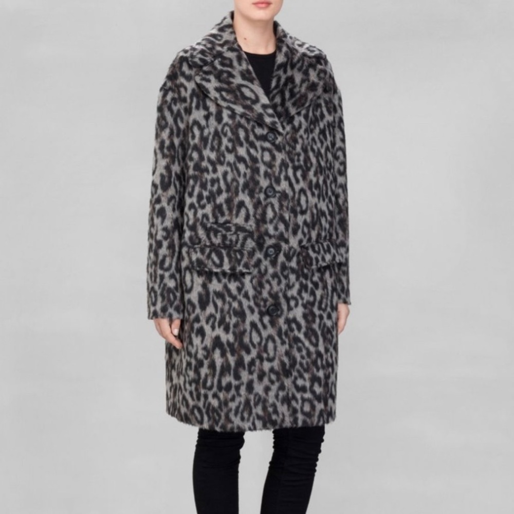 GRAY LEOPARD COAT SIZE 34